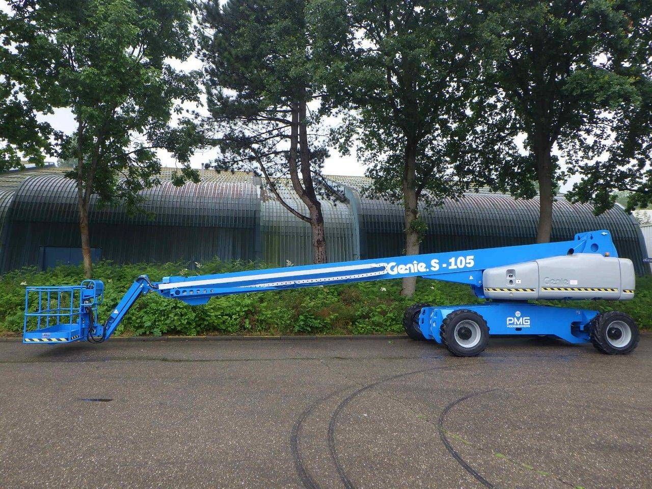 Telescopic boom lift Genie S-105 Diesel 34m 2009