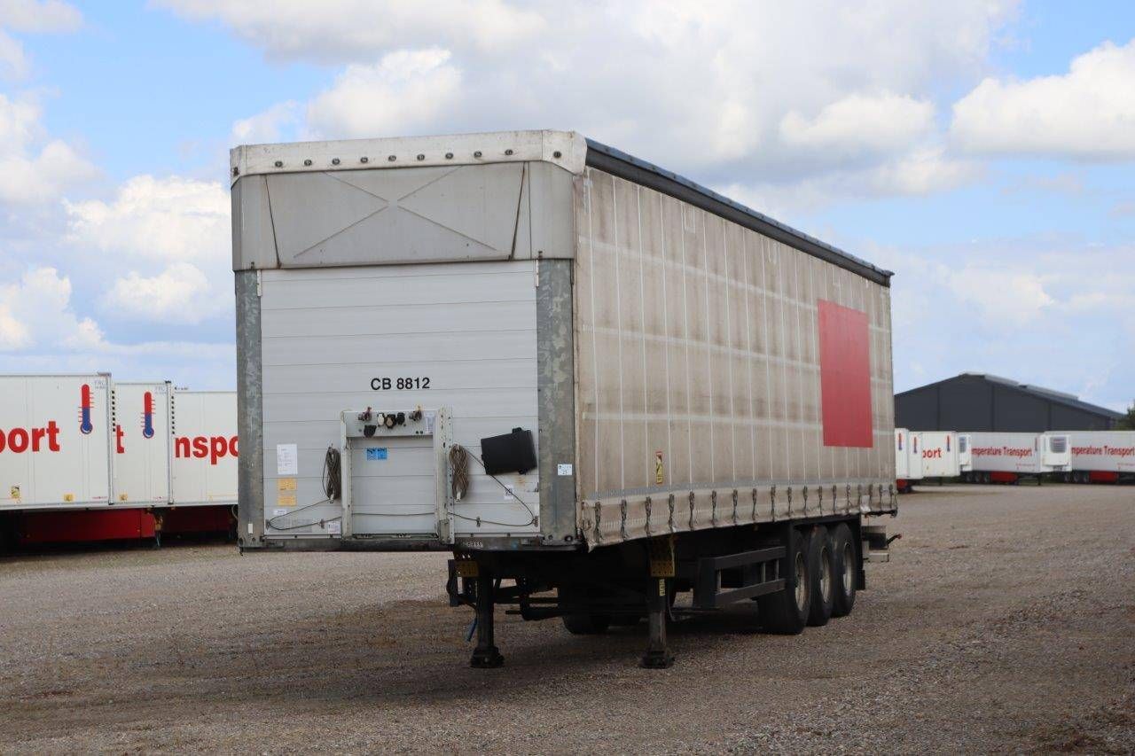 Schmitz Cargobull SCB*S3T 2017 Curtainsider trailer