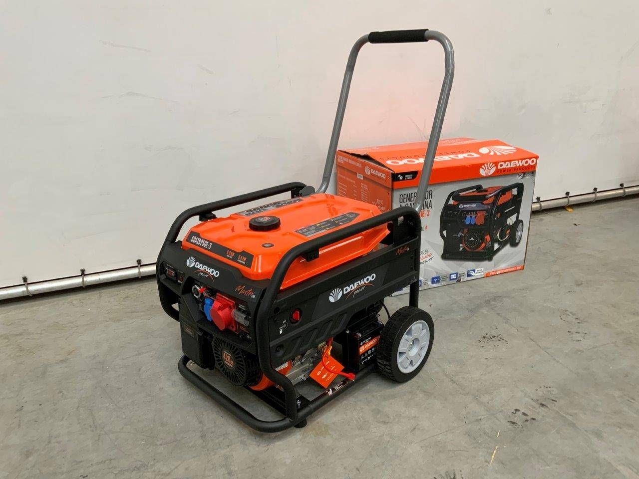 Generator Daewoo GDAX9250E-3 Petrol 6.5kVA New