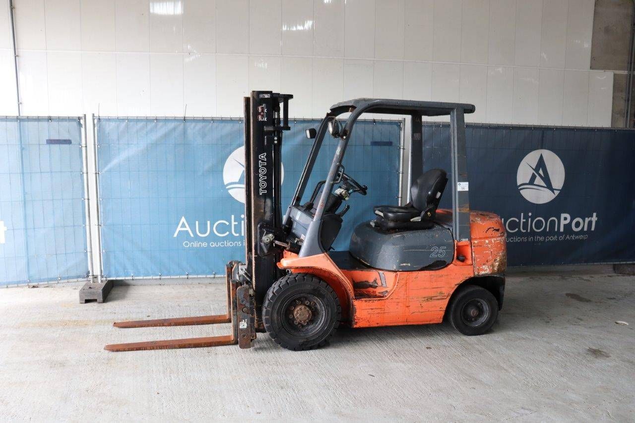Forklift Toyota 62-7FDF25 Diesel 2500kg