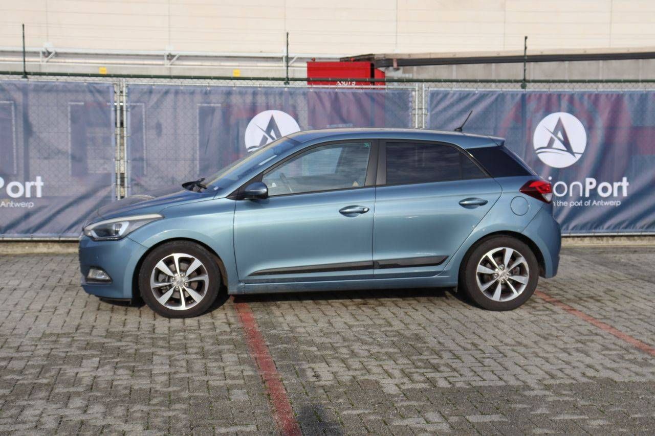 Passenger car Hyundai i20 Petrol 100 hp 2016 (Margin)