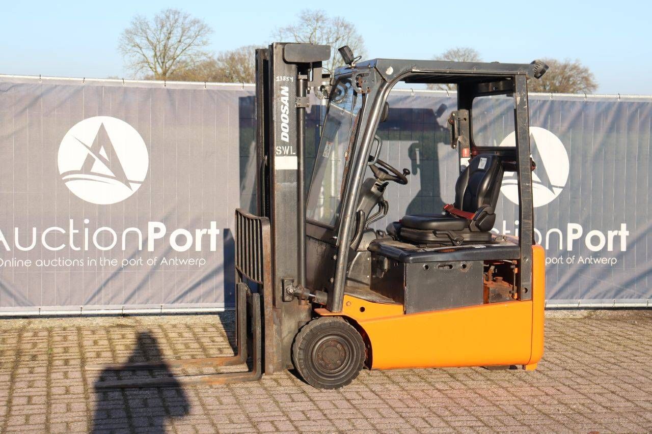 Doosan B15T-5 Electric Forklift 1500kg 4.75m 2011