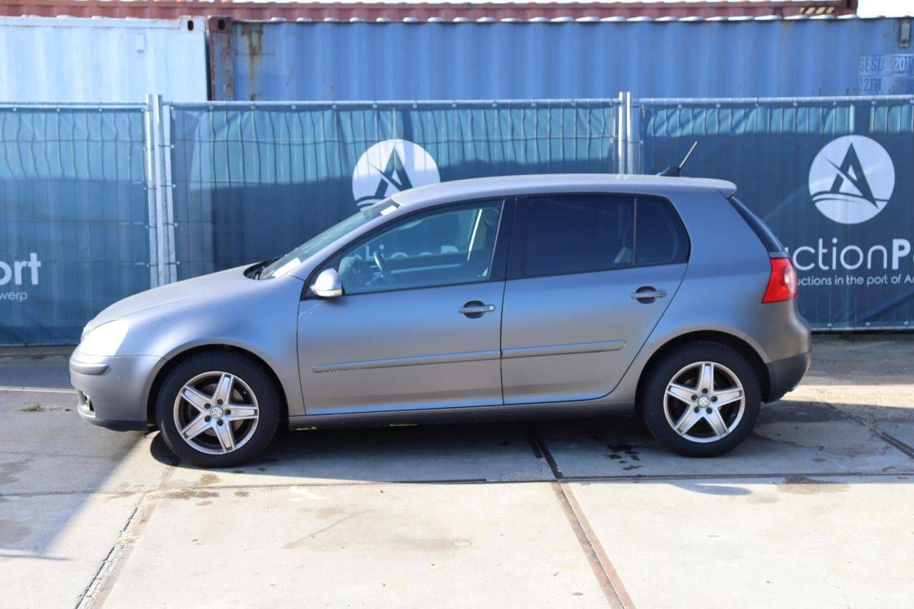 Carro de passageiros Volkswagen Golf Diesel 140hp 2008