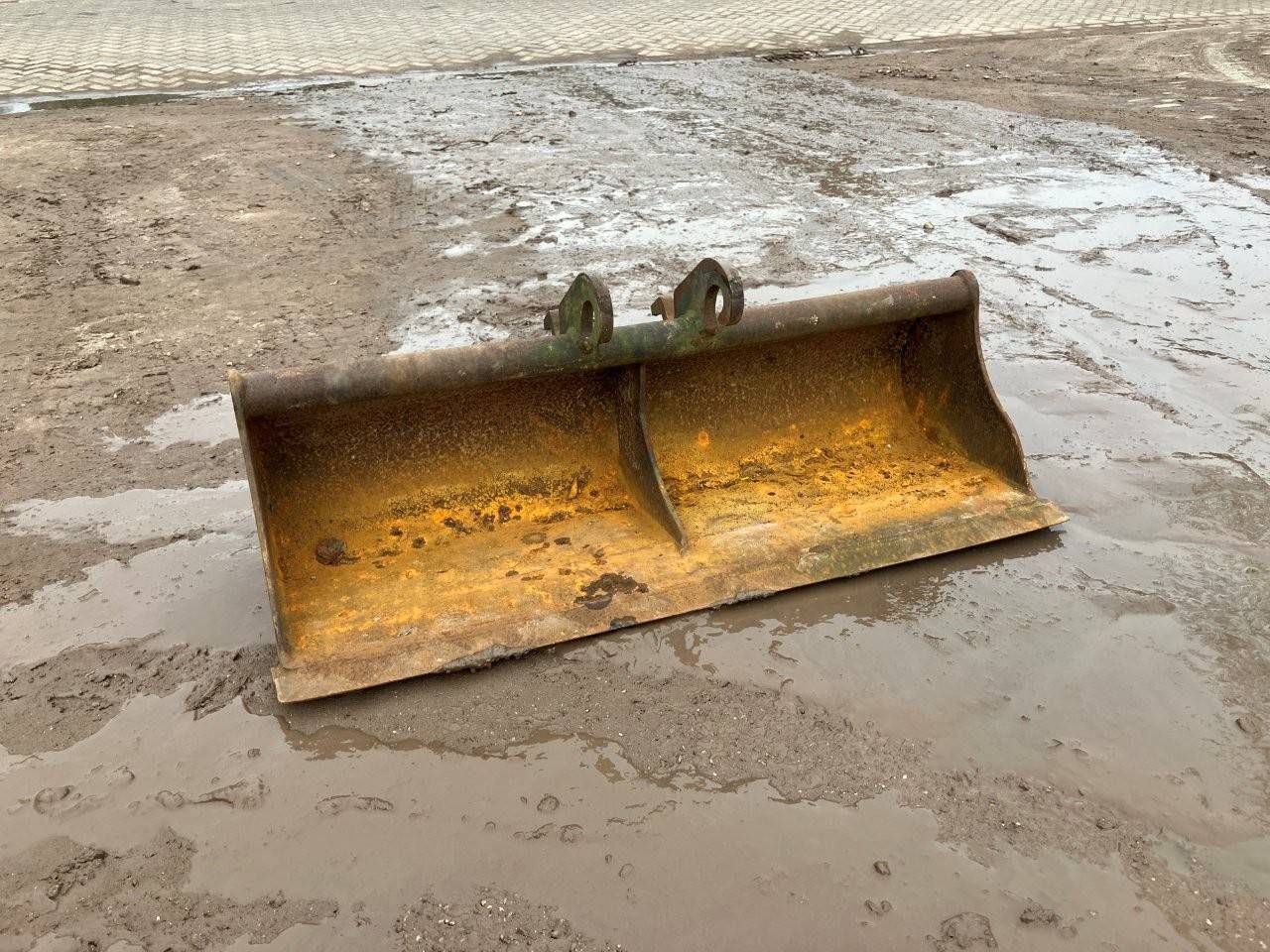 Ground bucket
