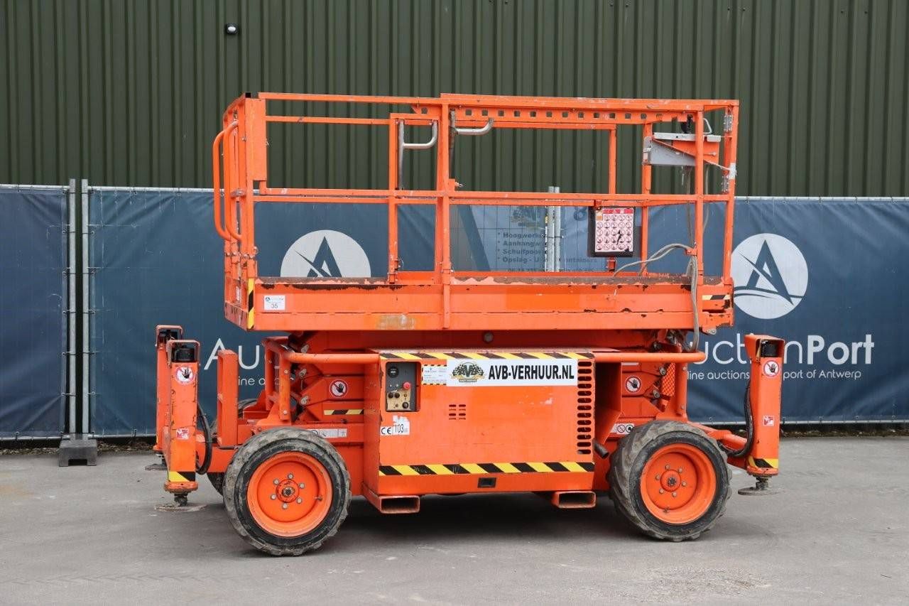 Scissor lift Skyjack SJ 6826RT Diesel 9.92m 2017
