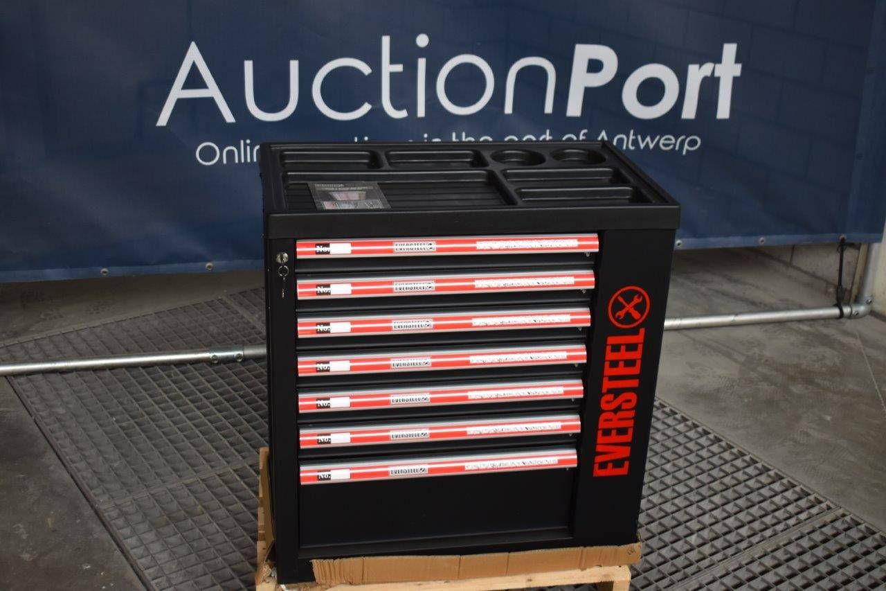 Eversteel tool cabinet with filled drawers