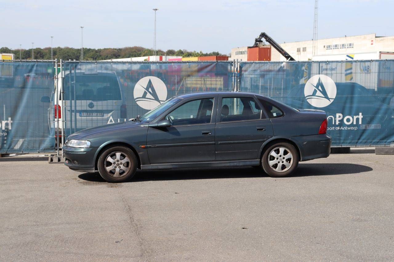 Passenger car Opel Vectra Petrol 140hp 2002 (Margin)