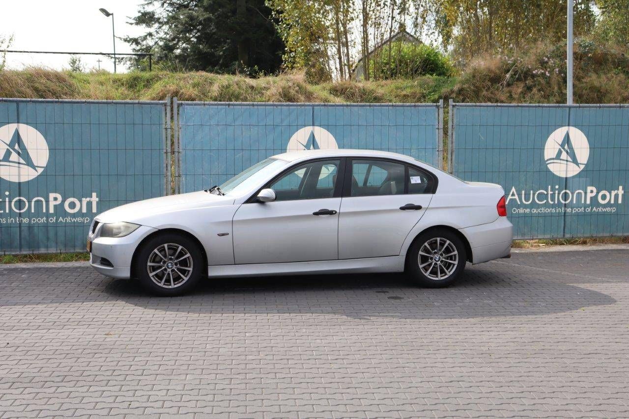 BMW 318i Petrol 129hp 2006 (Margin)