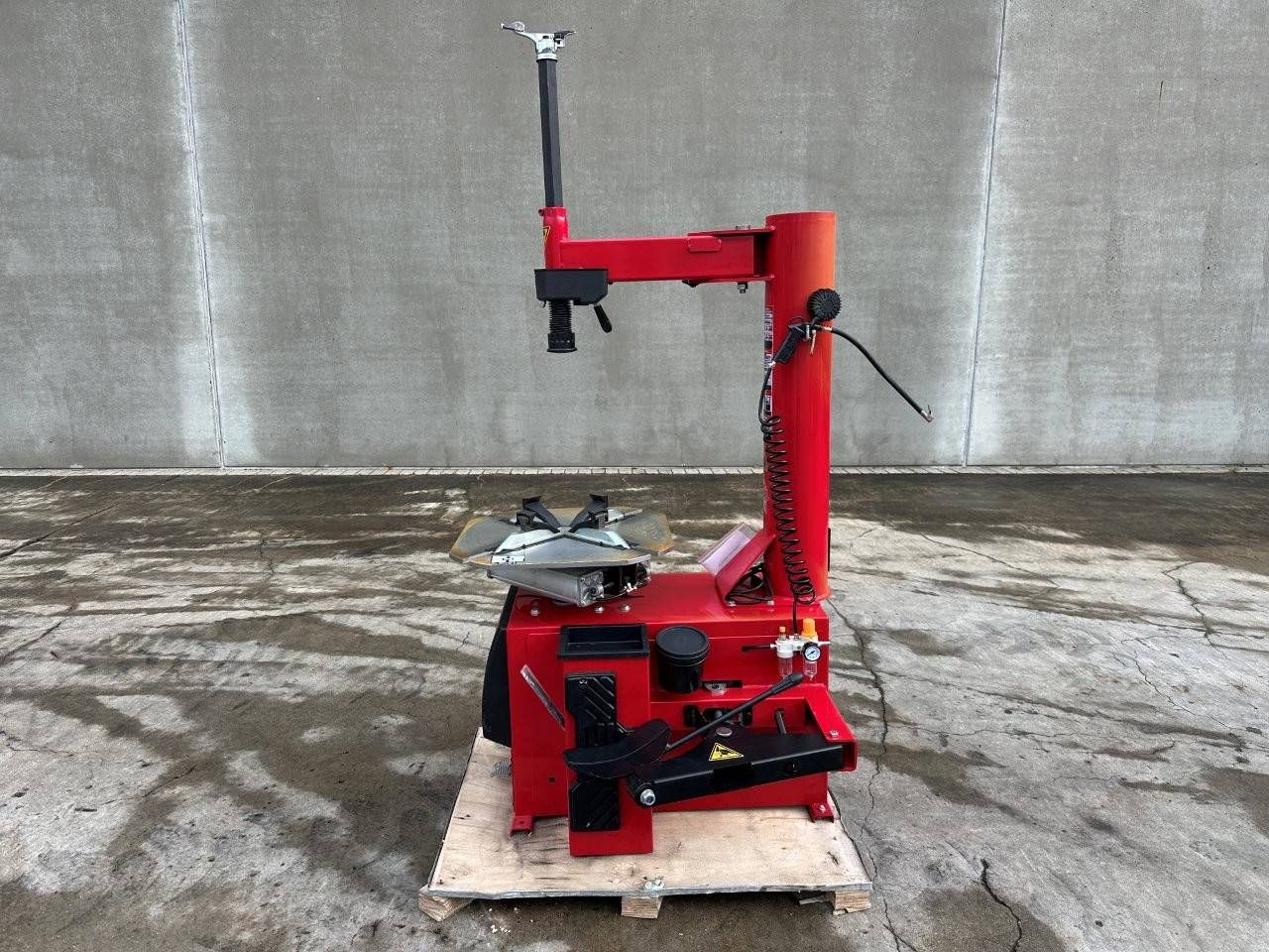 Tire Mounting Machine GIYI SK-BTJ10 2025 New