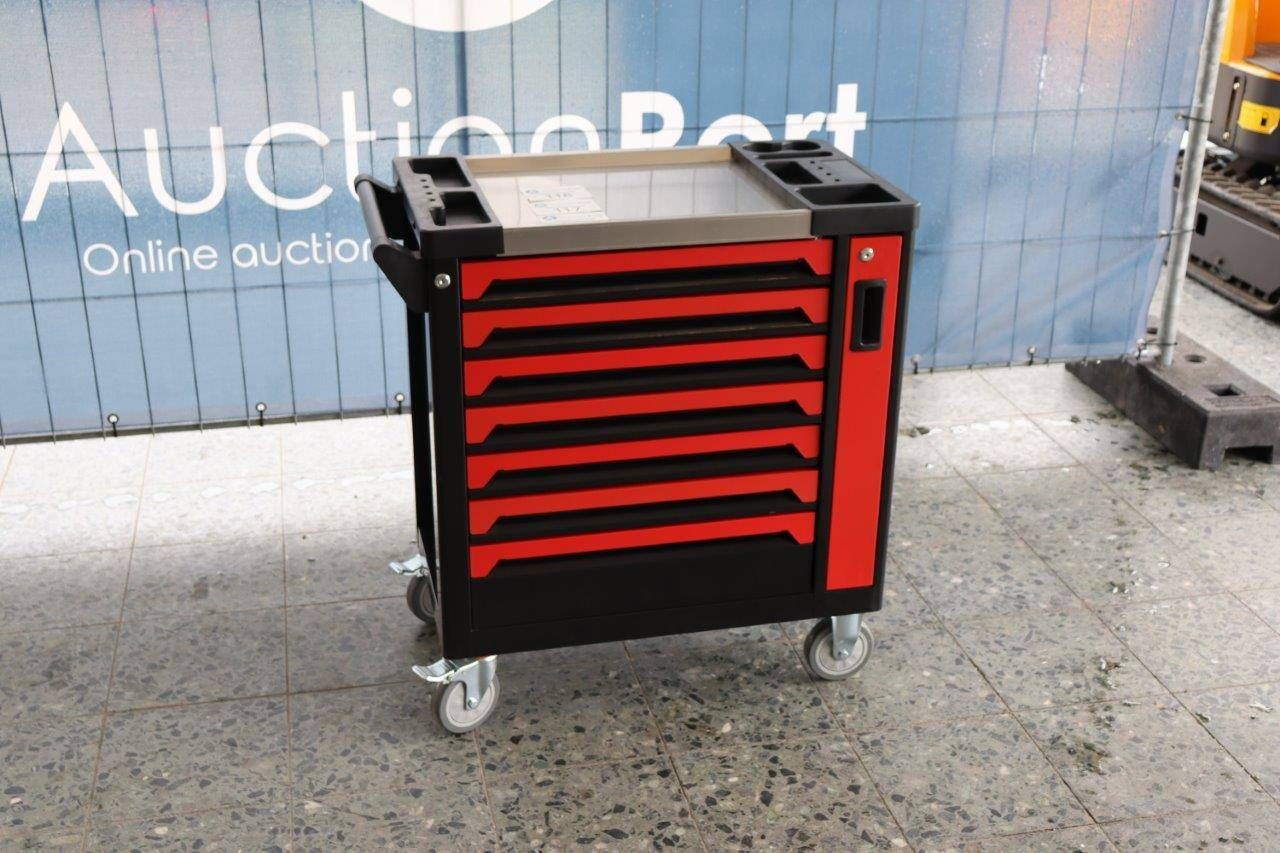 Tool trolley with tools New