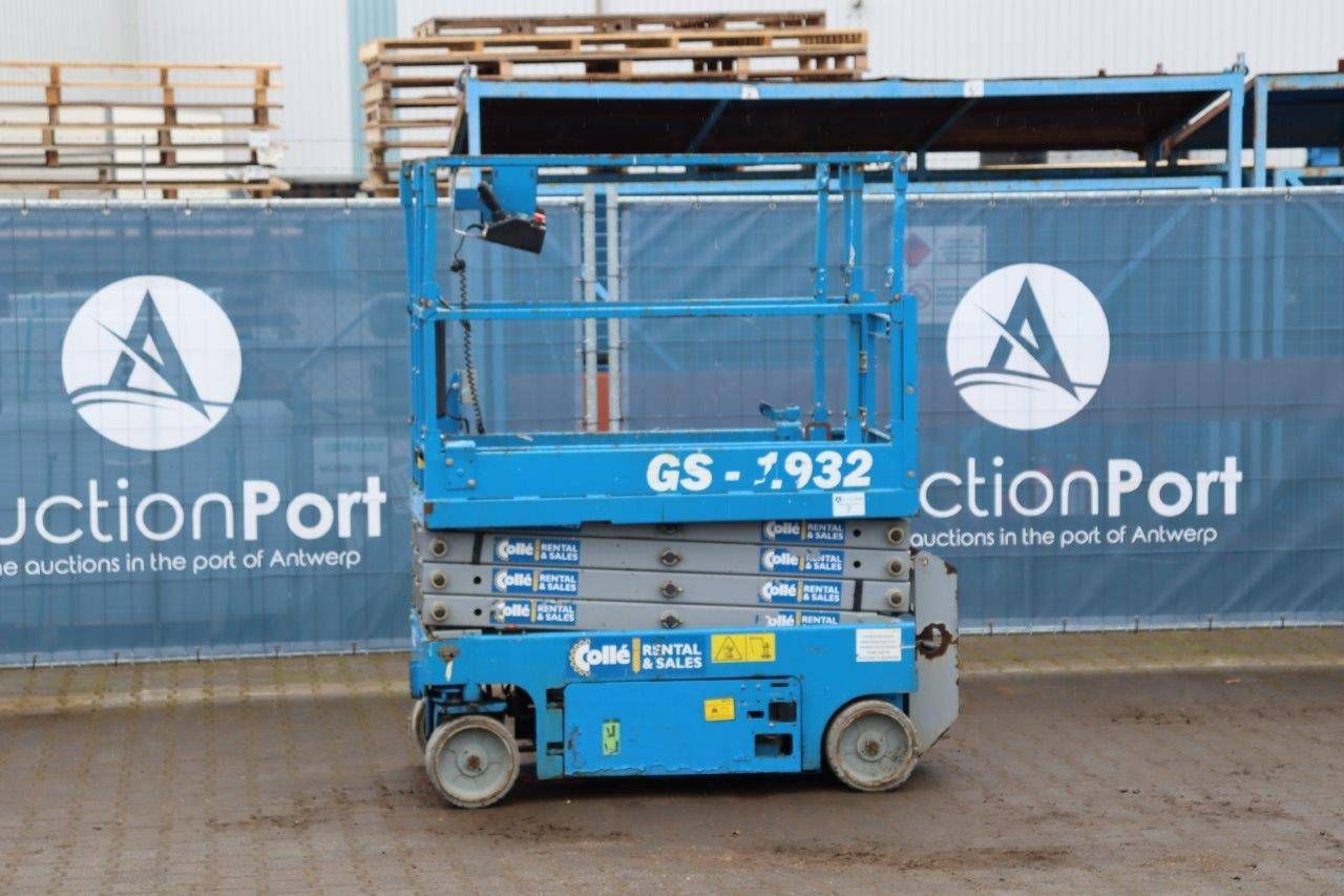 Scissor lift Genie GS1932 Electric 435kg 7.8m 2015