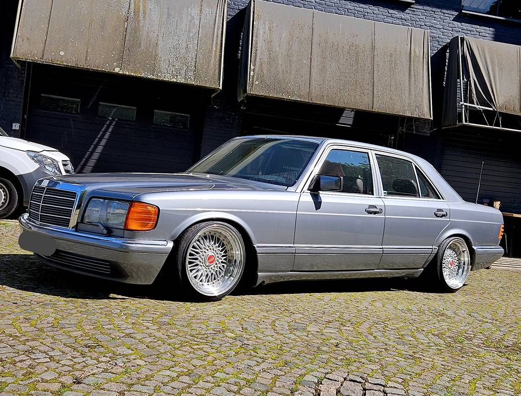 Mercedes-Benz 300 SE Lowrider Petrol 1990 (Margin)