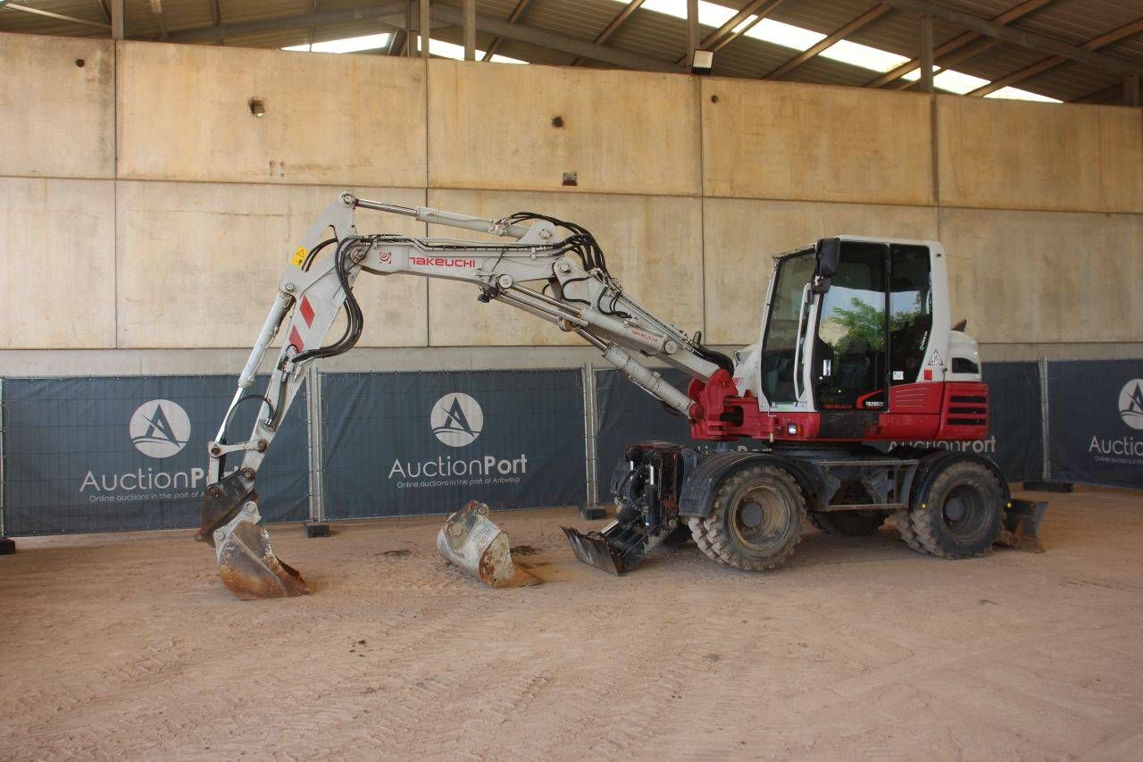 Escavatore gommato Takeuchi TB295W Diesel 85kW 2018