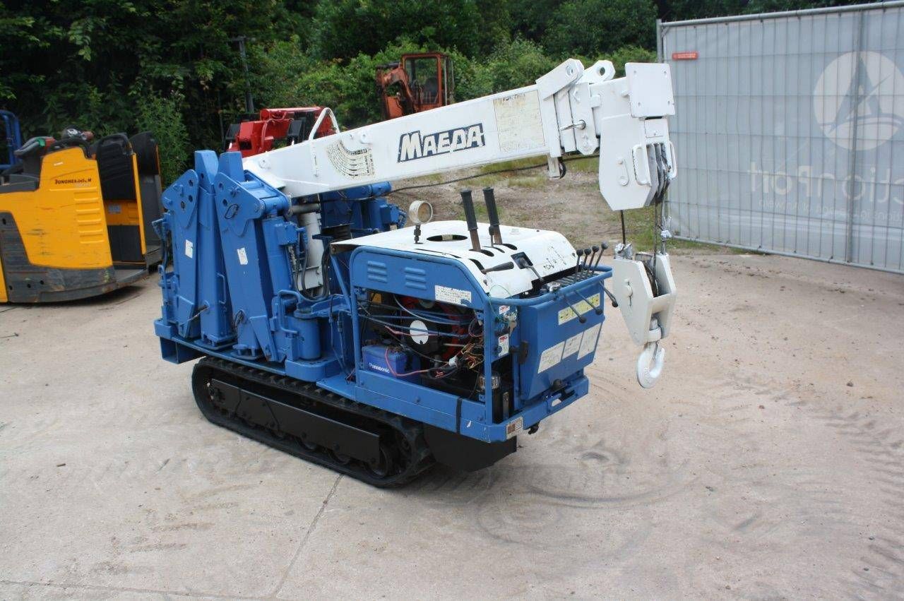 Mini crane Maeda MC264 Petrol 2500kg 7m 