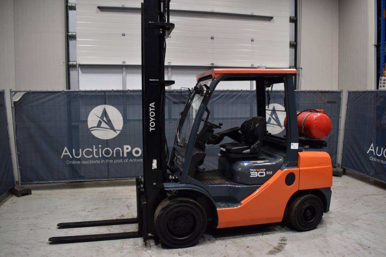 Forklift Toyota 02-8FGF30 LPG 3000kg