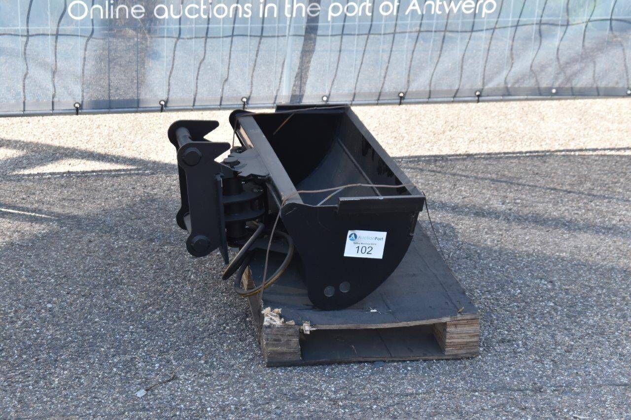 Tilting container