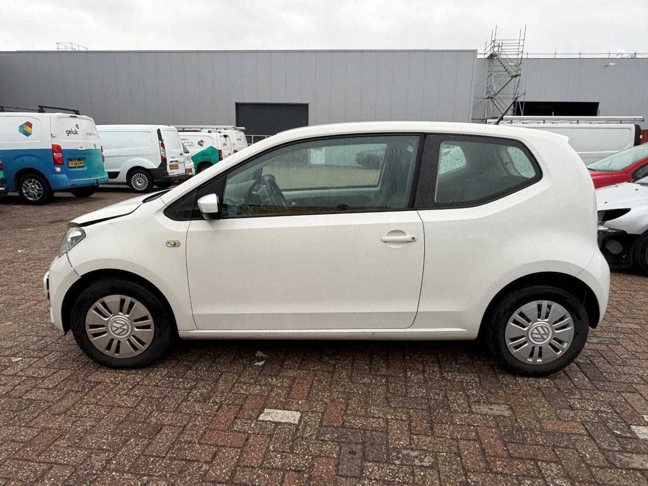 Passenger car Volkswagen UP Petrol 60hp 2013 (Margin)