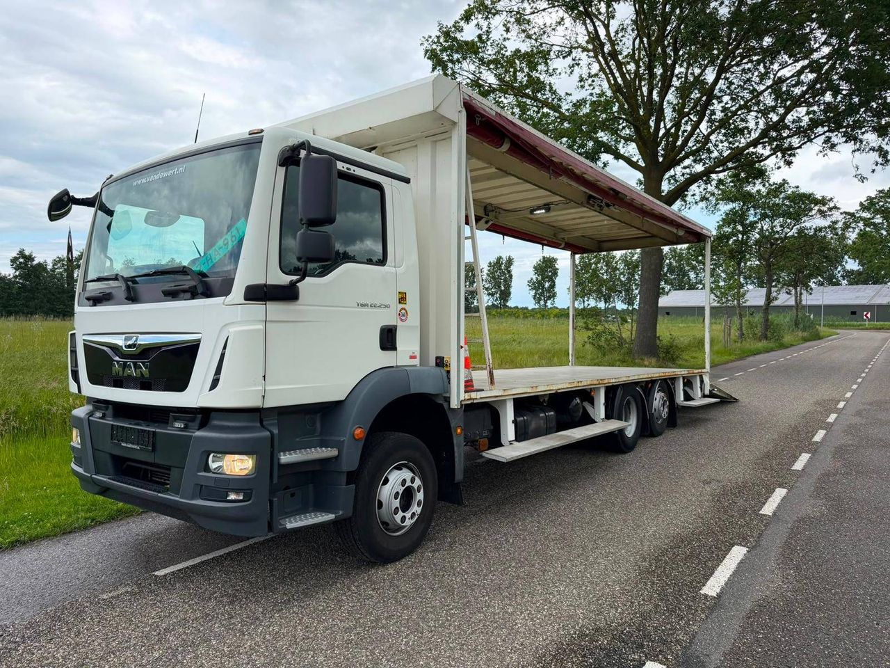 Beverage truck MAN 22.250 6X2 Diesel 250hp 2015