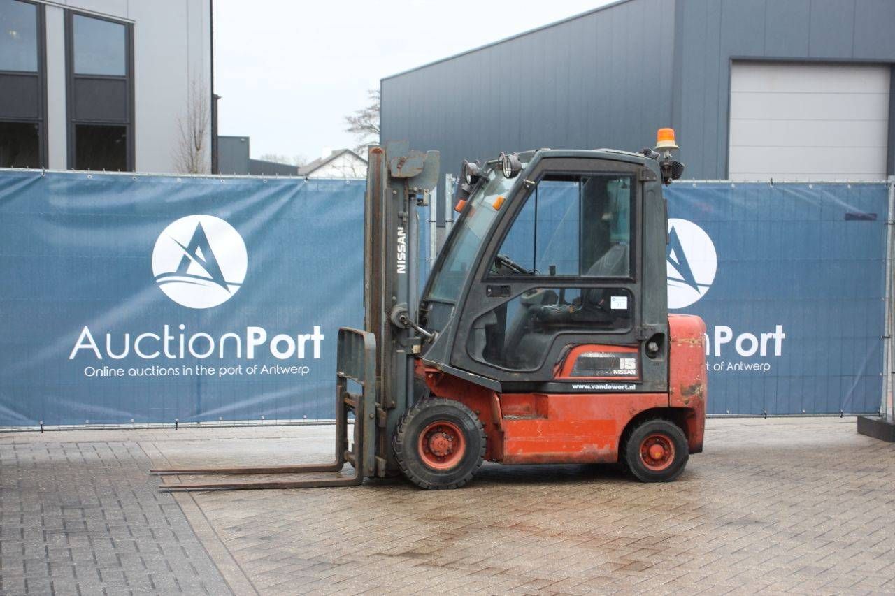 Forklift Nissan FDGTA150 Diesel 1500kg 3.3m 2000