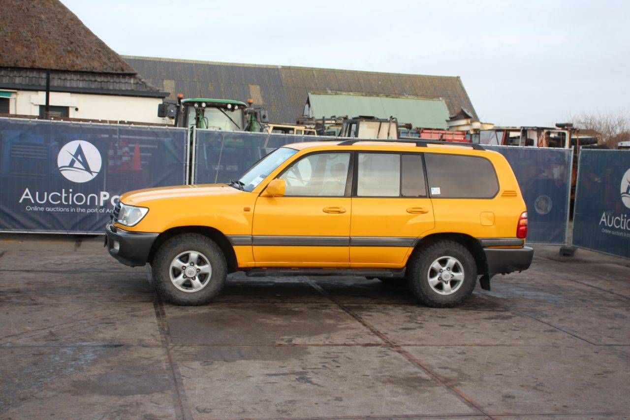 Toyota LANDCR. 100 4.2TD AUT+SRW Diesel 204hp 2000
