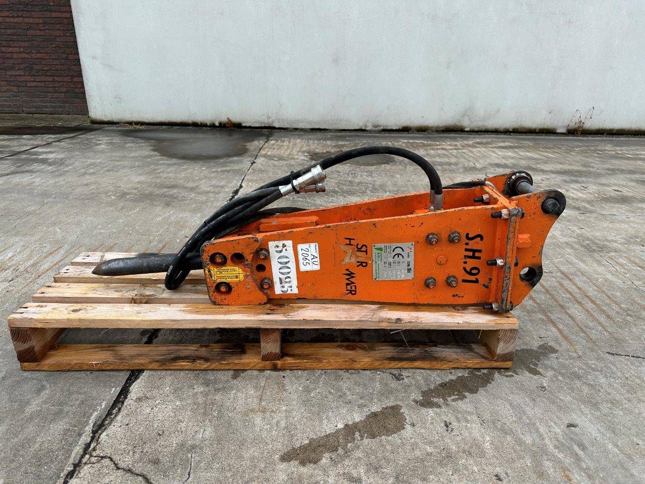Demolition hammer Starhamer SH91 with chisel