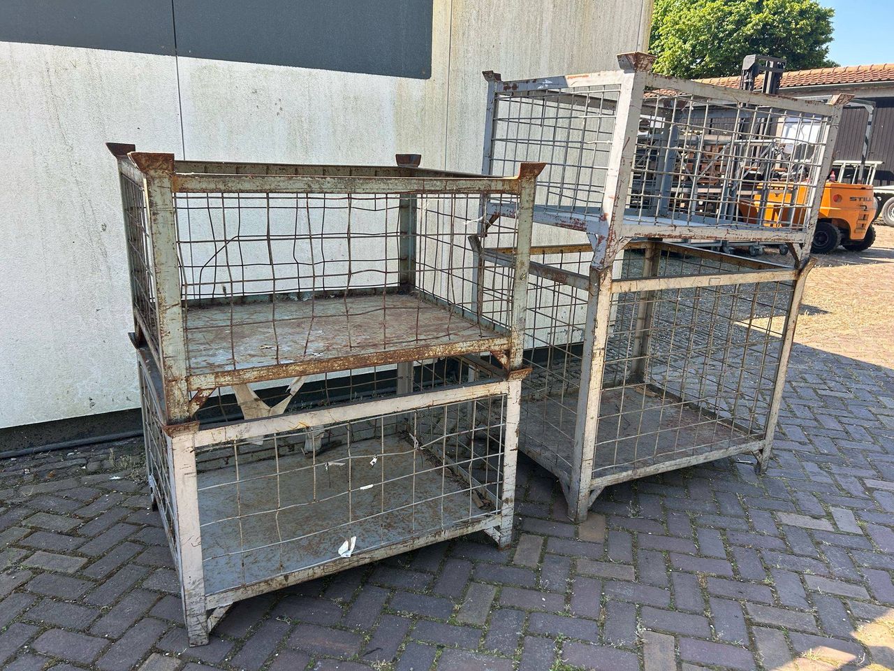 Lot of 4 mesh boxes (margin)