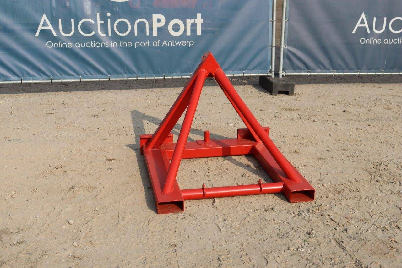 3-point implement bracket New