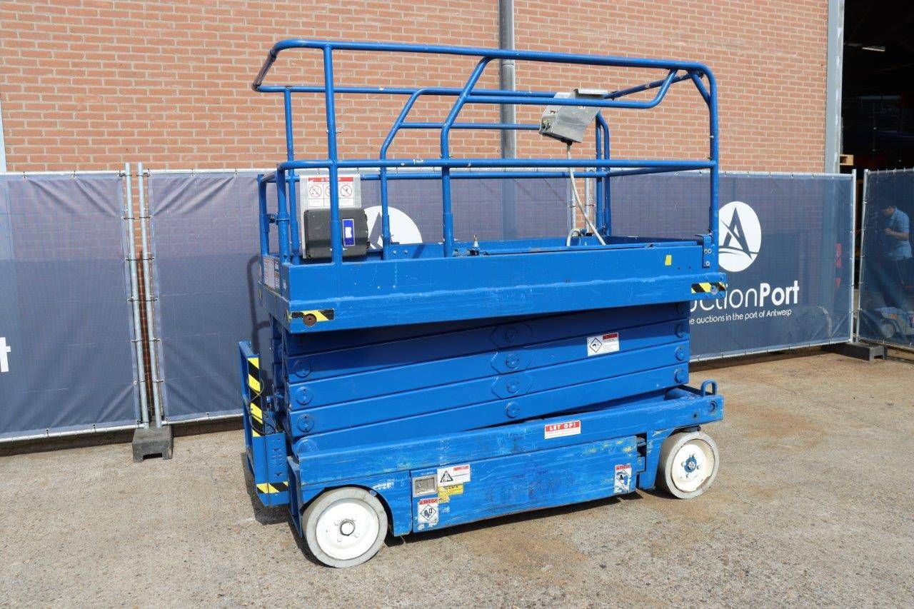 Scissor lift UpRight X-32 Electric 340kg 11.8m 1999