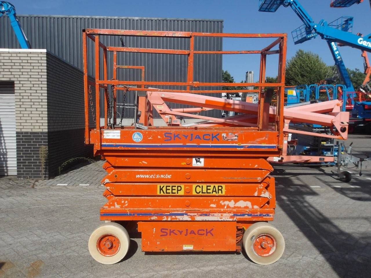 SkyJack SJ3219 Electric Scissor Lift 7.81m