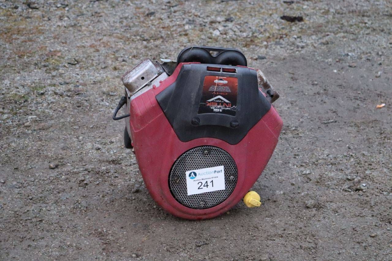 Motor Briggs & Stratton Intek Twin Benzine 18.6kW