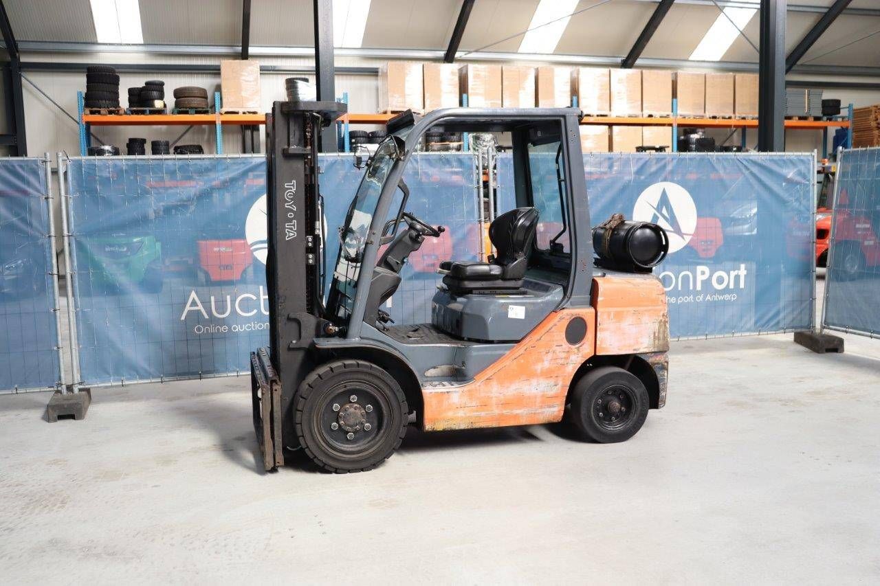 Forklift Toyota 02-8FGF30 LPG 3000kg 4.3m 2012