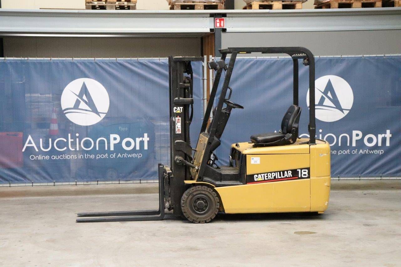 Chariot élévateur Caterpillar EP18KT Électrique 1800kg