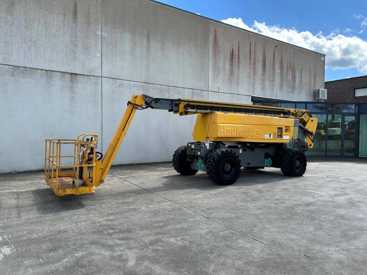 Telescopic boom lift Haulotte HA32PX Diesel 250kg 32m 2008