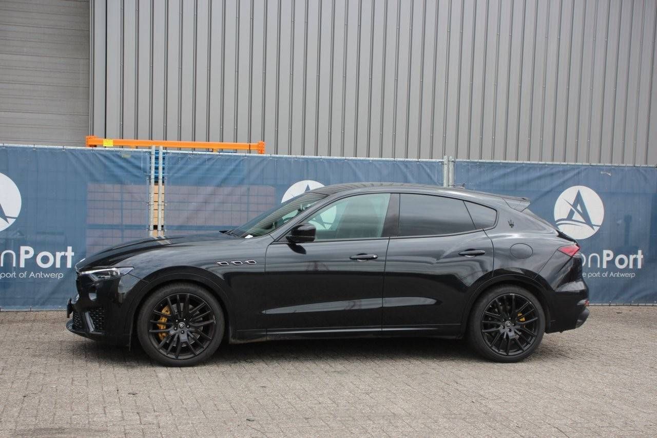 SUV Maserati Levante Petrol 430hp 2021