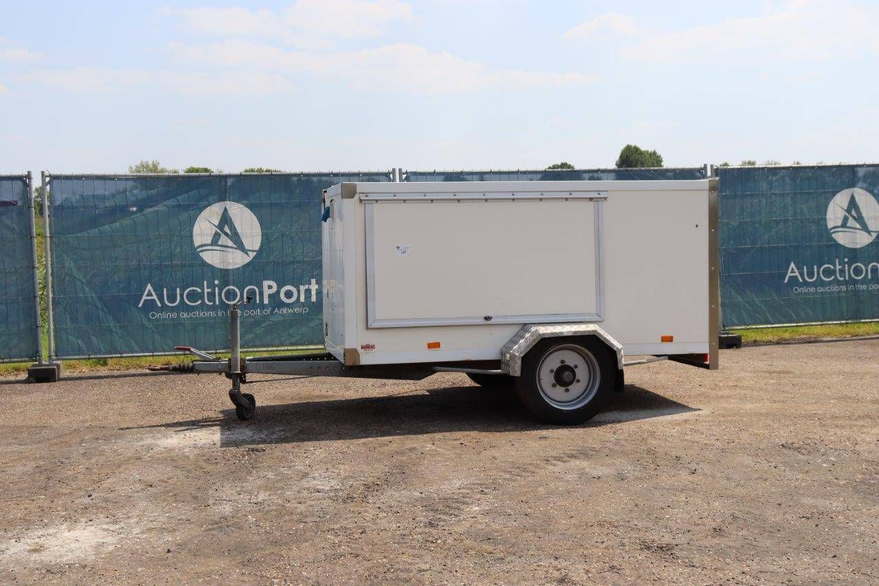 Gesloten aanhangwagen Noyens A12000A  2000kg 2009 met pomp