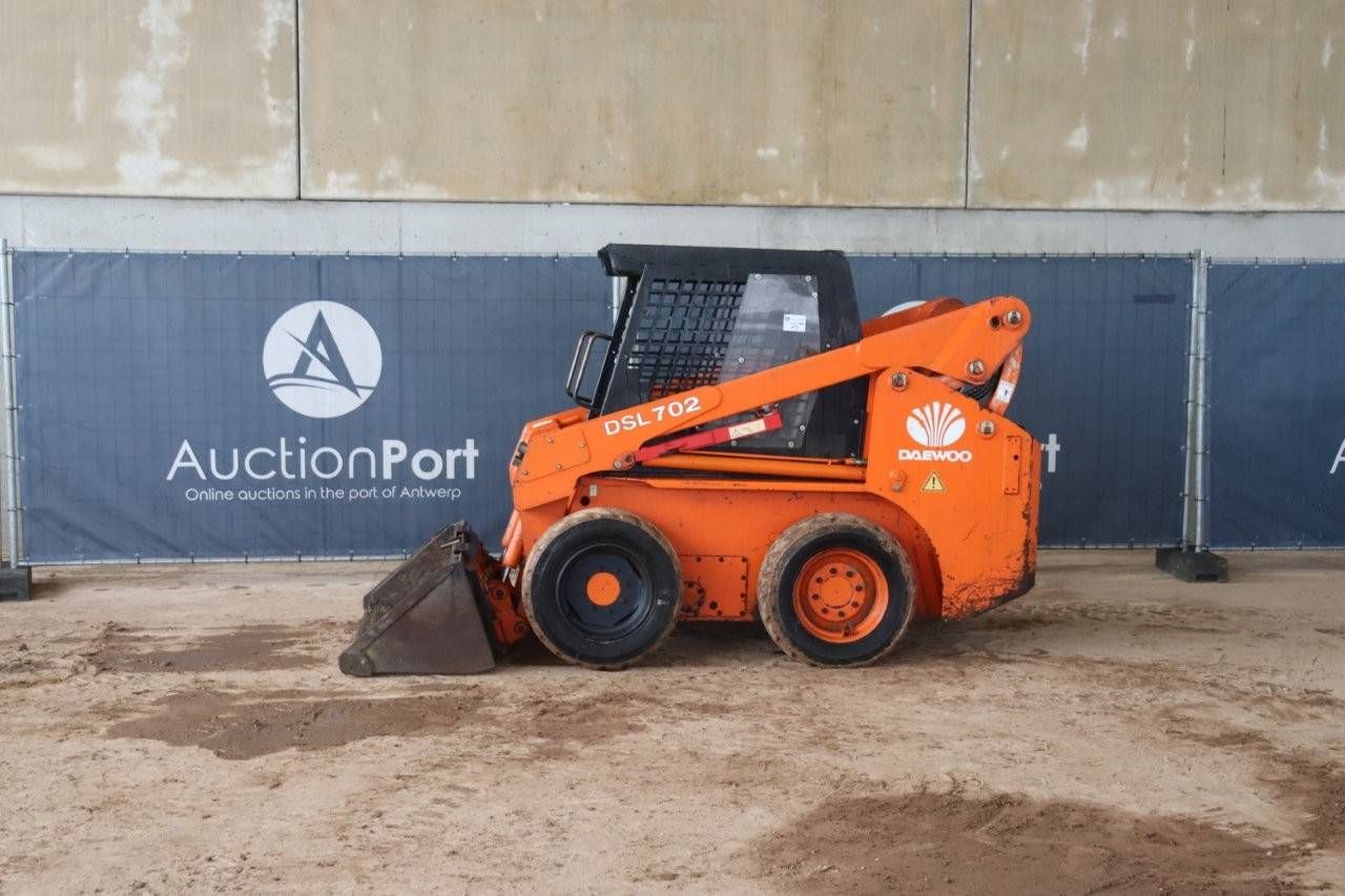 Skid steer loader Daewoo DSL 702 Diesel 2002