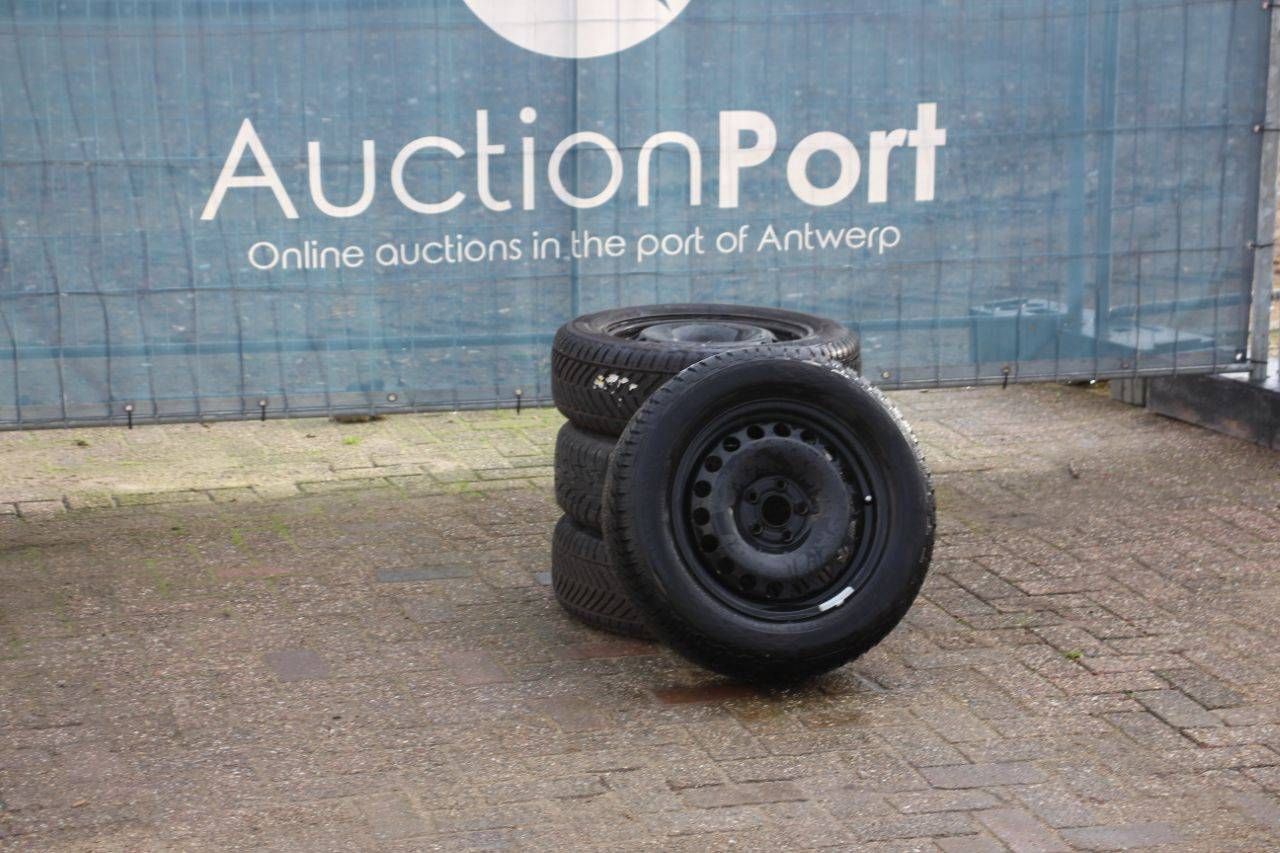 Tires Kormoran 185/65 R 15 92 V with rim 4 pieces (margin)