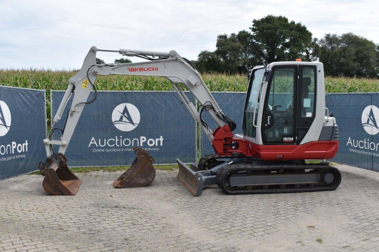 Crawler excavator Takeuchi TB250 Diesel
