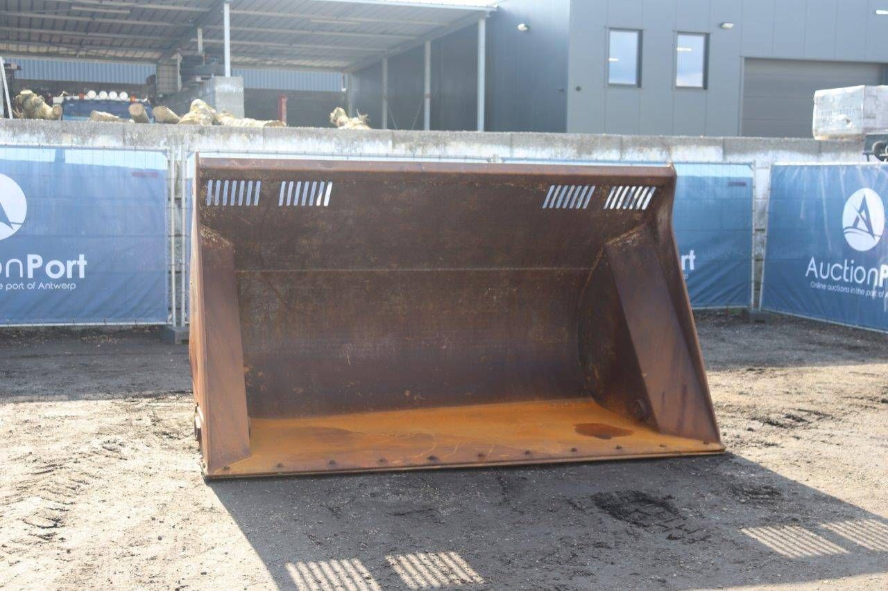 Excavator bucket HKS 3300mm