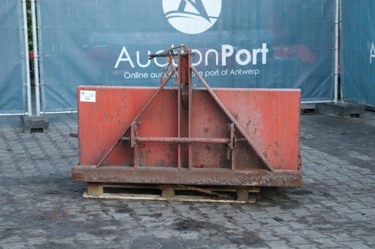 Loading box for tractor