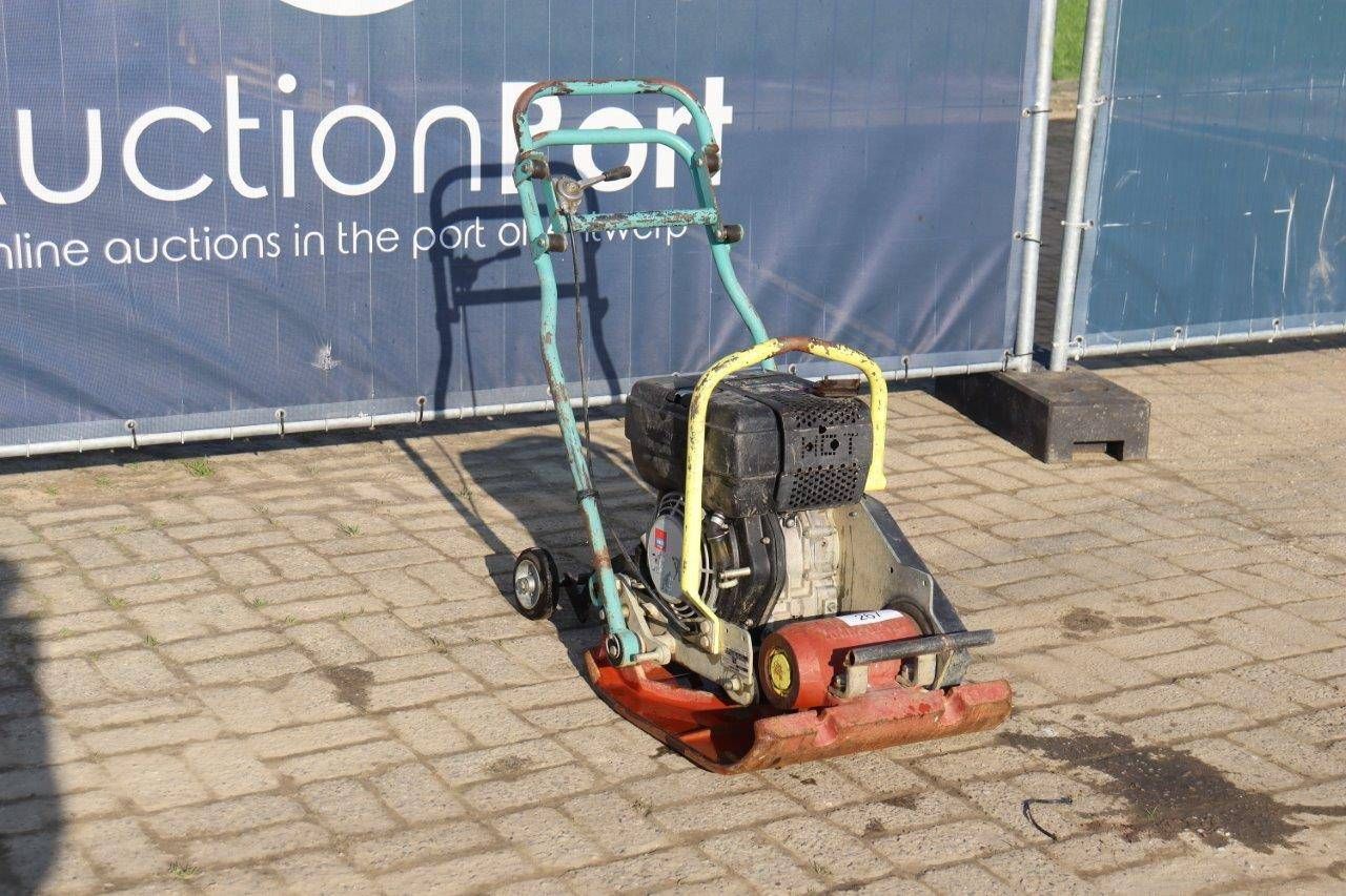 Vibrating plate Ammann AVP1850 Diesel 4hp 2012