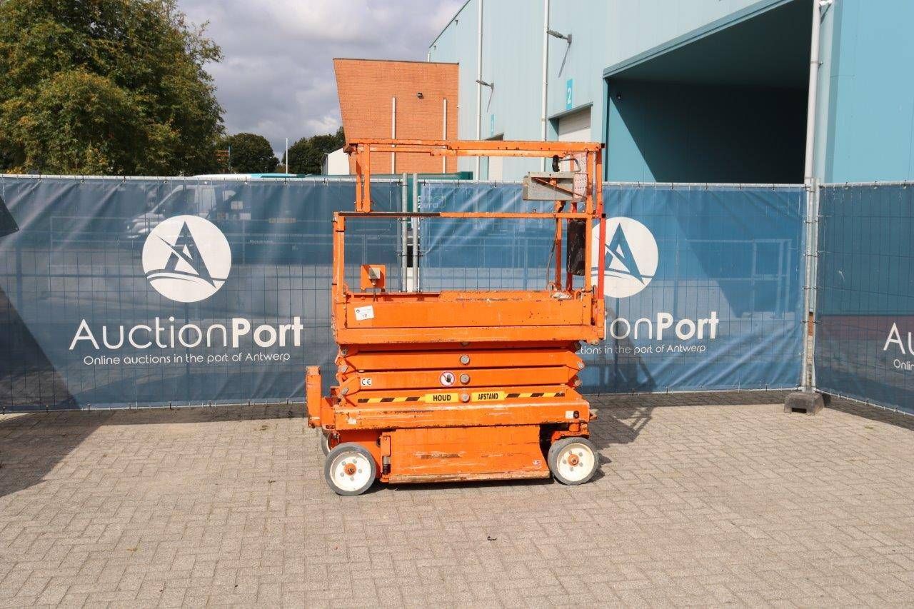 Scissor lift Skyjack SJIII 3219 Electric 7.8m