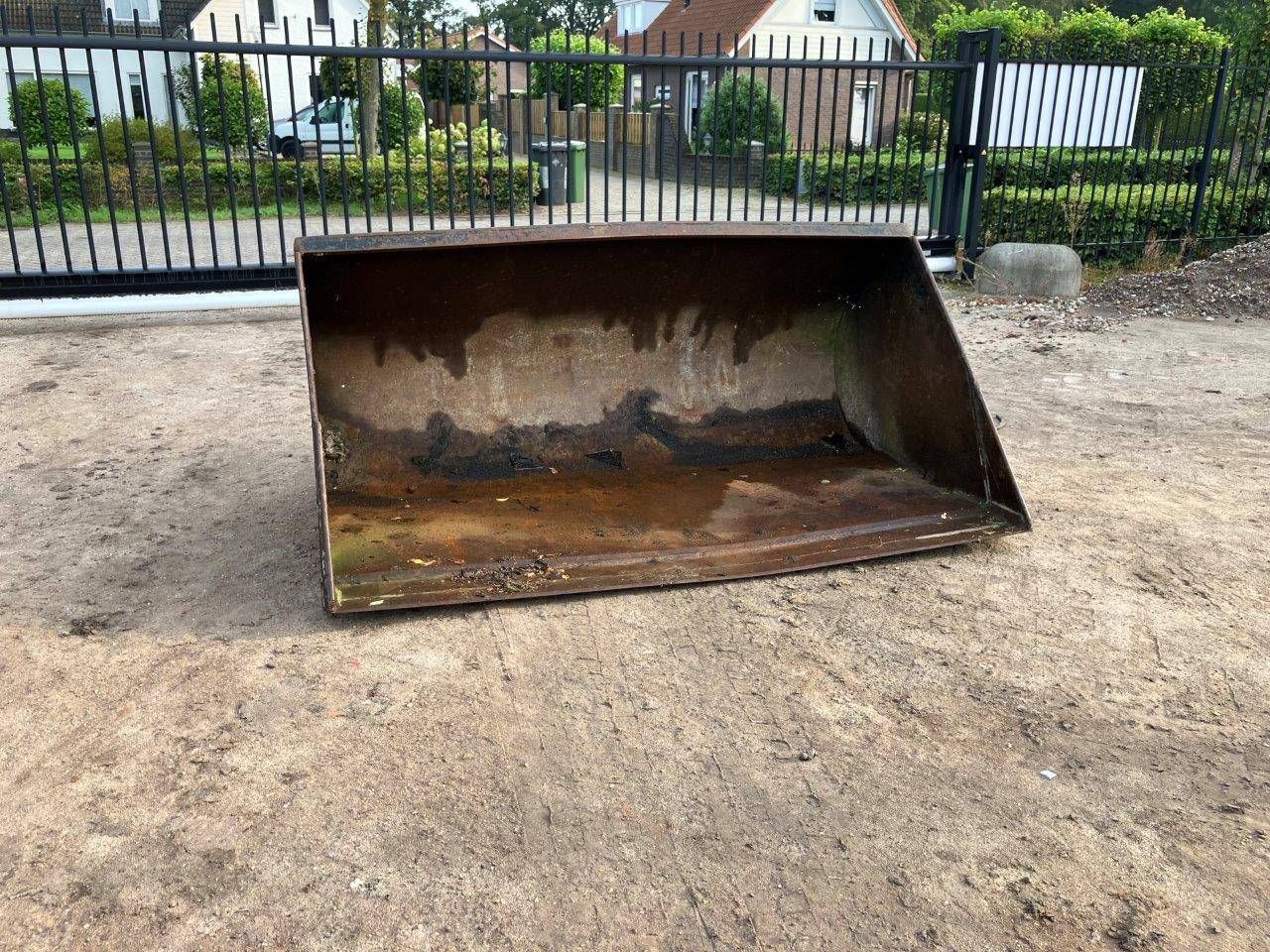 Manitou bucket 210cm