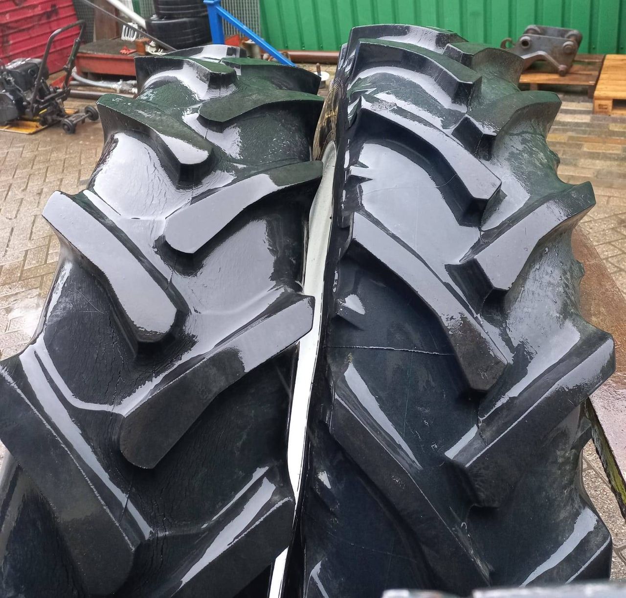 Tractor wheels Taurus 22.4R3 2 pieces