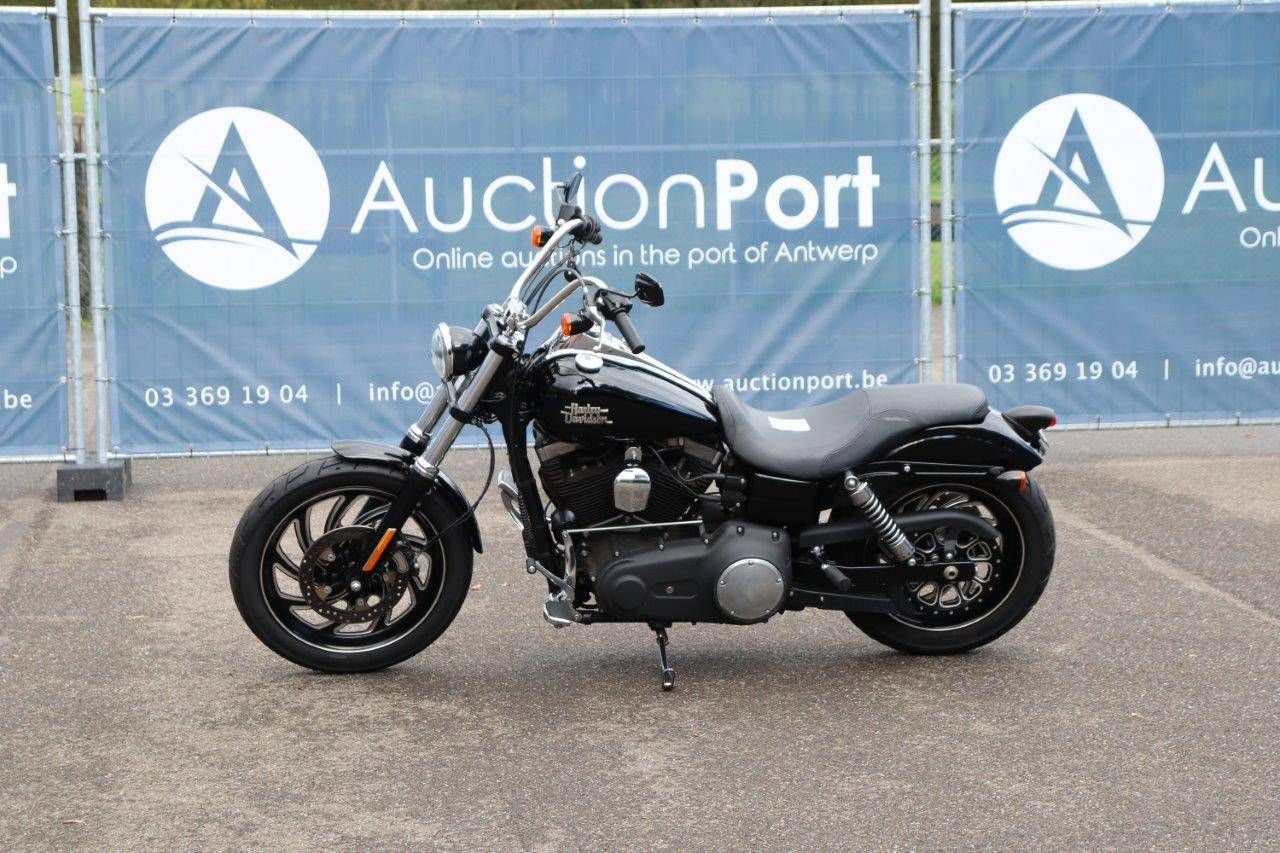 Motorcycle Harley-Davidson Dyna Street Bob Petrol 2012
