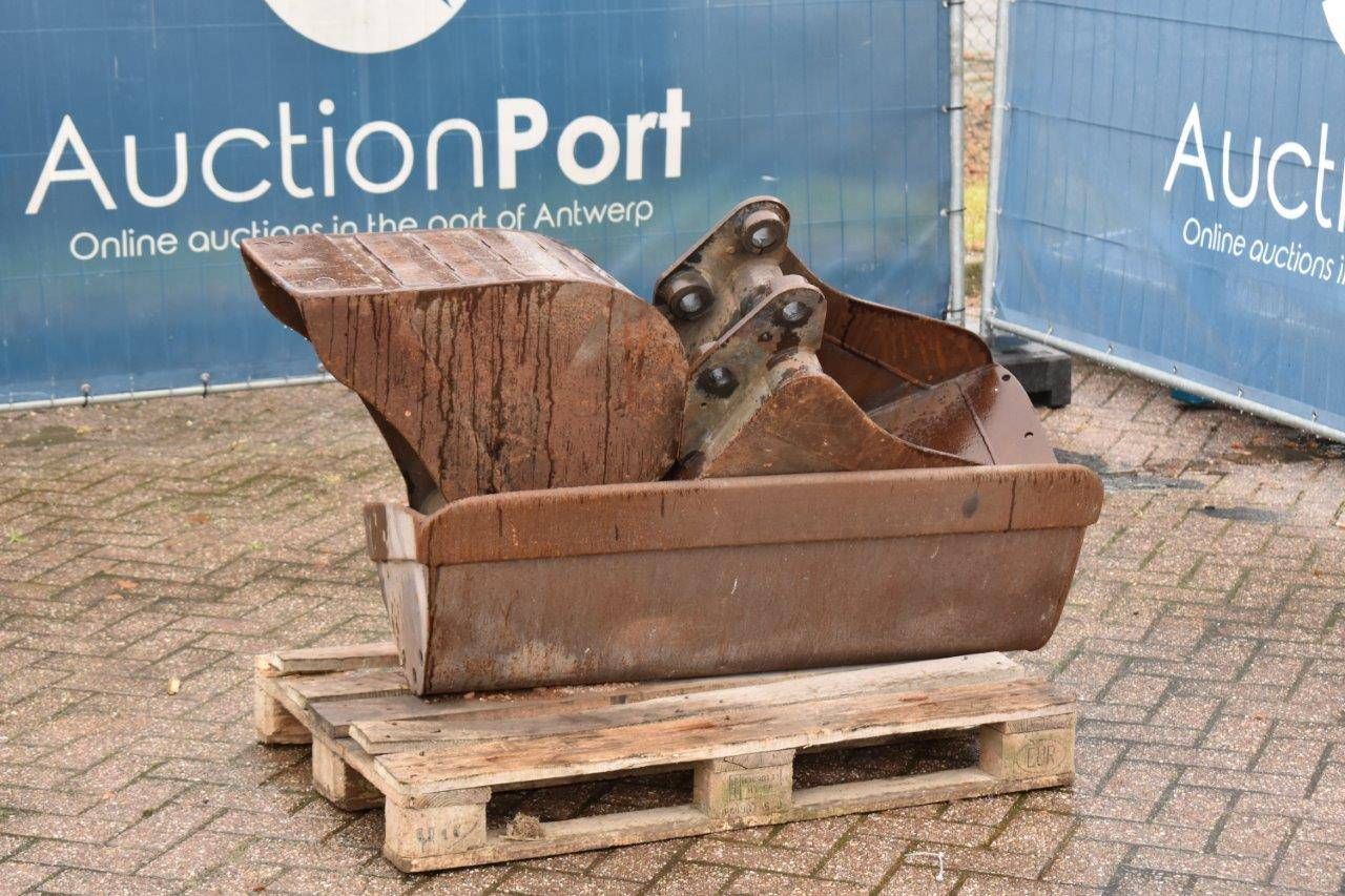 Tilting bucket + 2 excavator buckets Lehnoff KX101