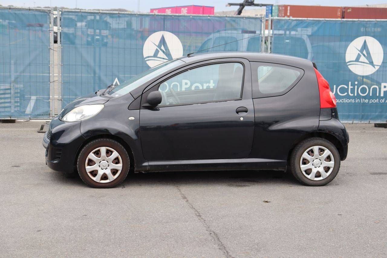 Passenger car Peugeot 107 Petrol 68hp 2010 (Margin)