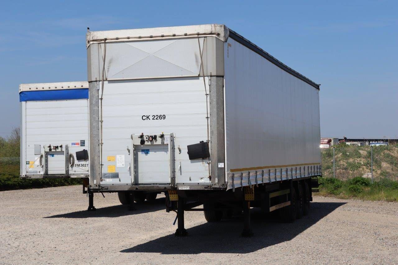 Sliding curtain semi-trailer Schmitz Cargobull SCB S3T 2018