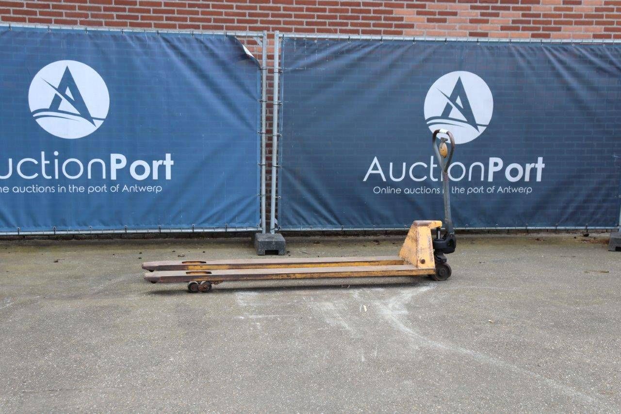 Jungheinrich pallet truck