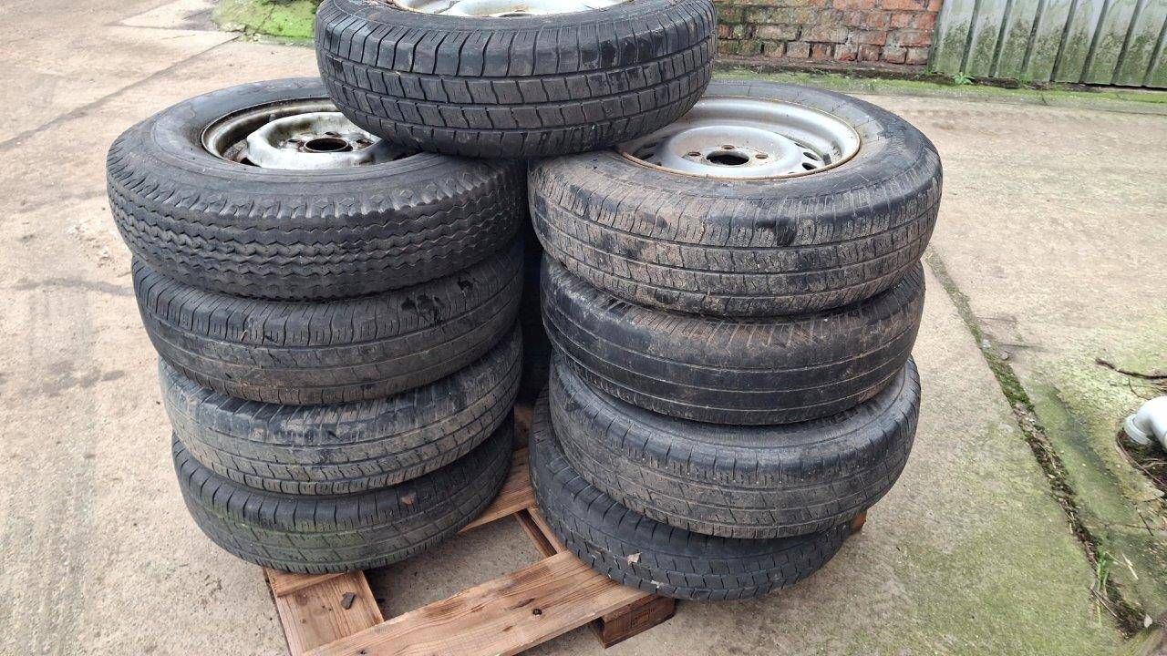 Lot of Tires 104/102N with Rim 